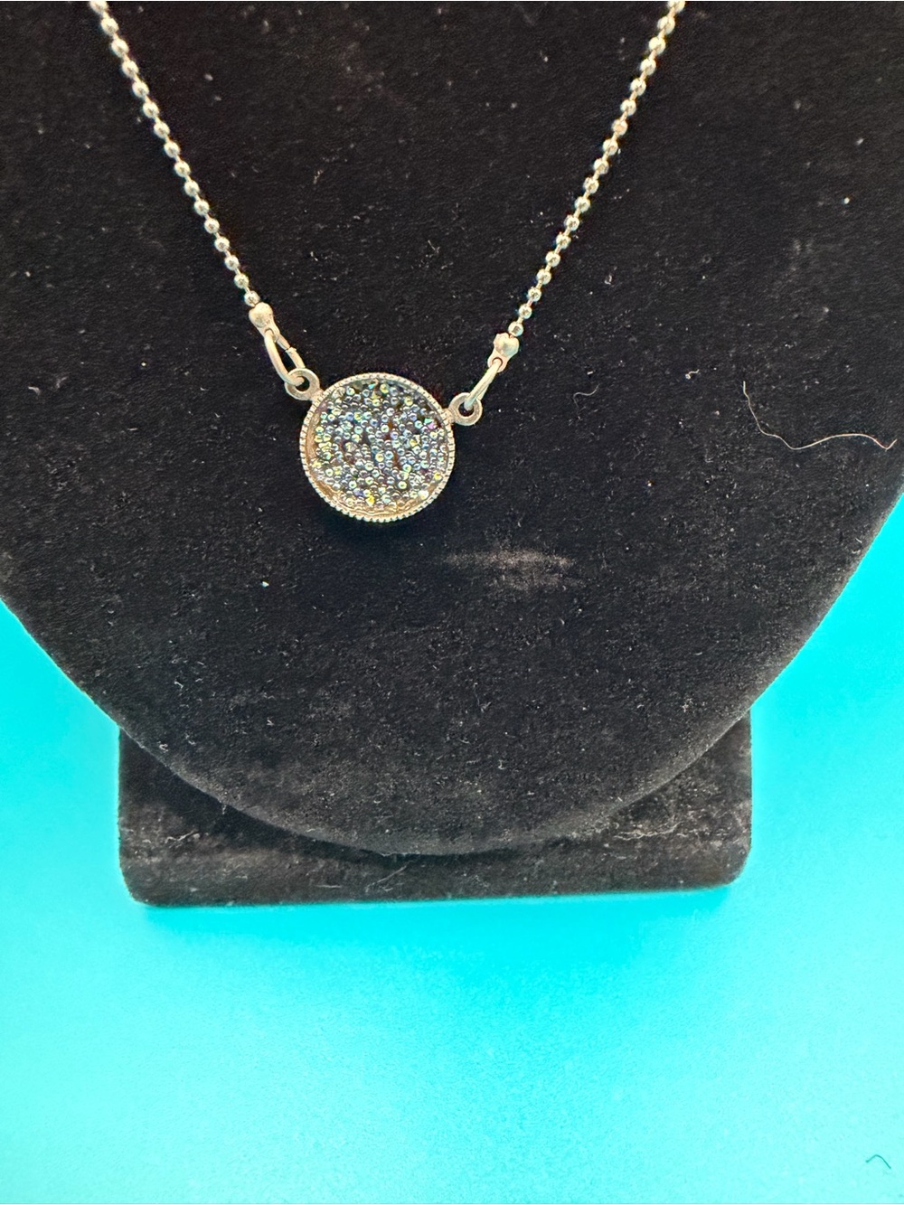 Sabika necklace and earrings